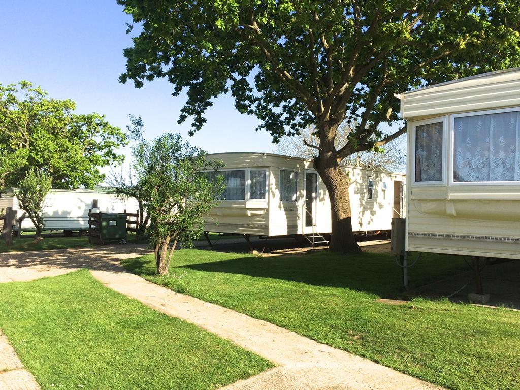 Orchards Holiday Park Cowes  Buitenkant foto